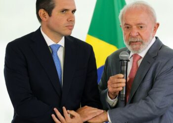Lula comemora acordo com Hugo Motta para o fim da escala 6×1