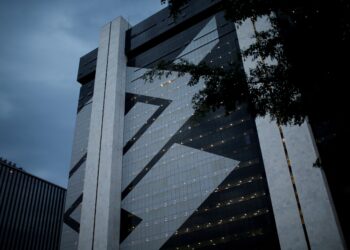 Banco do Brasil corta previsão de lucro para 2026 após queda de mais de 50% no 1º trimestre