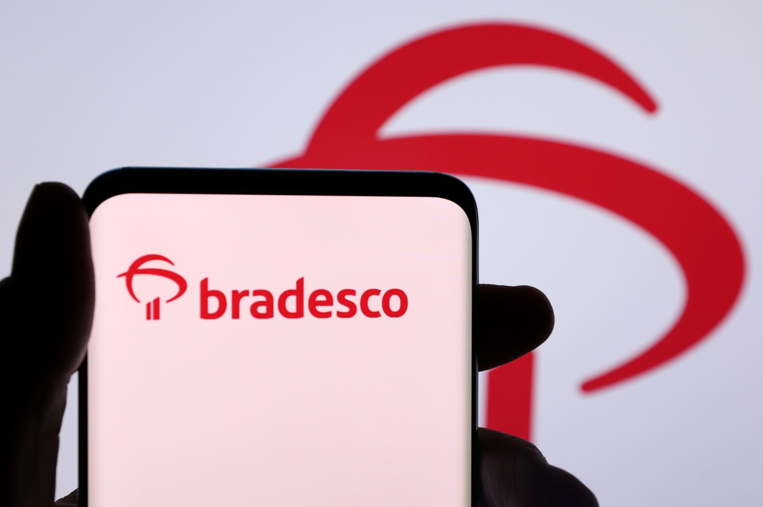 Bradesco tem lucro de R$ 6,8 bilhões no 1º trimestre, alta de 16%