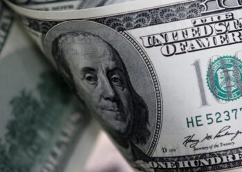 Dólar inicia o dia atento ao cenário político no Brasil e ao encontro entre Xi e Trump