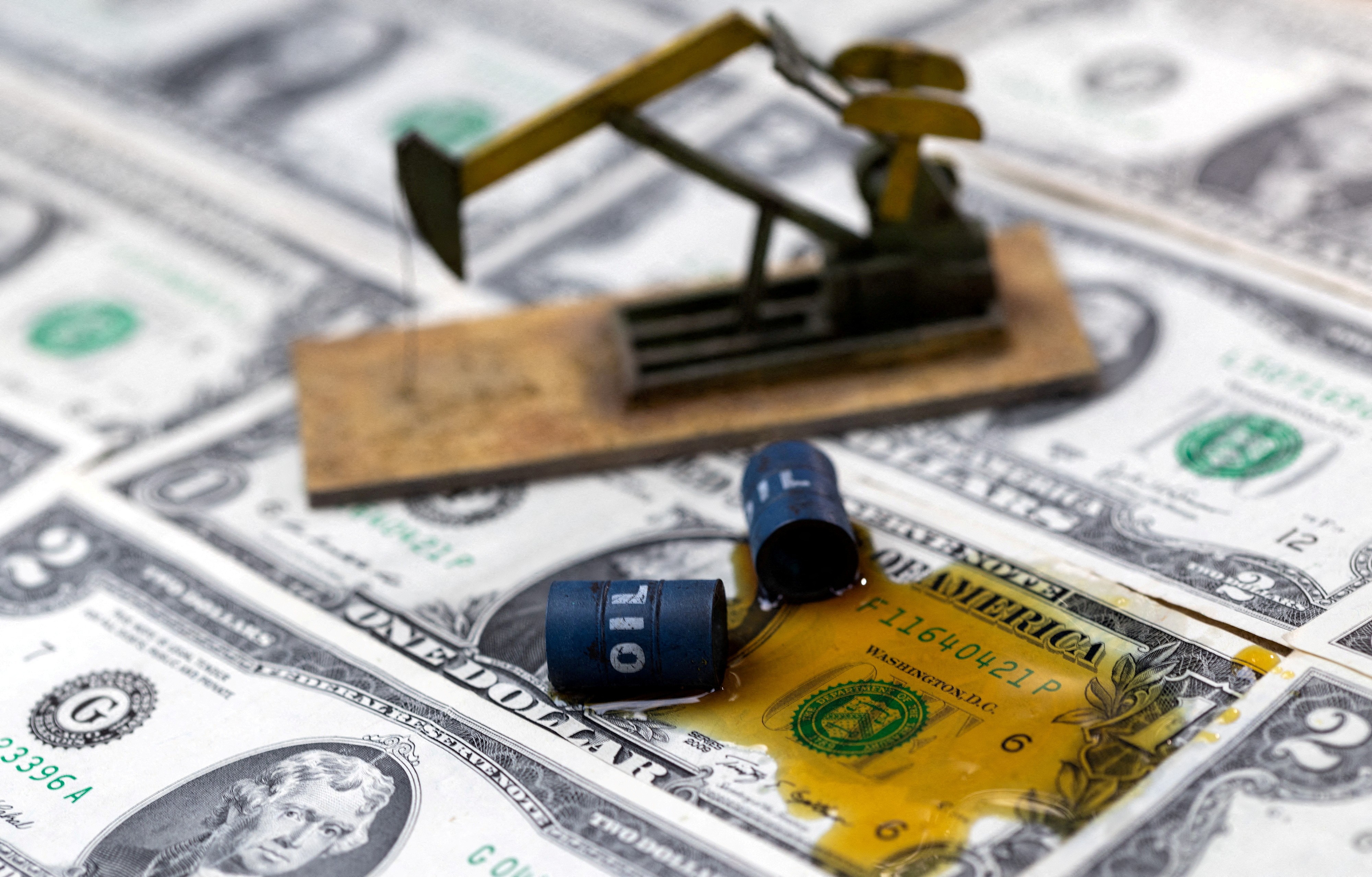 Irã: petróleo cai abaixo de US$ 100 com expectativa de acordo