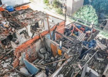 Casas começam a ser demolidas após explosão em São Paulo