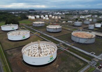 Petrobras mira autossuficiência em diesel e gasolina até 2031