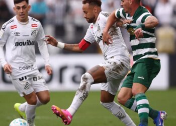 Coritiba ofusca festa para Neymar e derrota Santos pelo Brasileirão