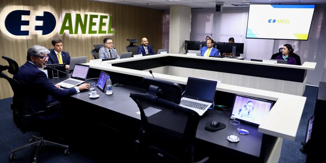 Aneel aprova uso de até R$ 5,5 bilhões para reduzir conta de luz em até 4,5% em 2026