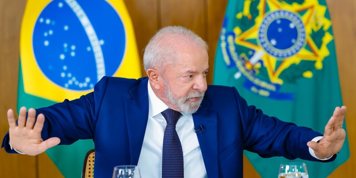 Lula sinaliza a aliados que não vai abrir mão de nova indicação para o STF após derrota de Messias