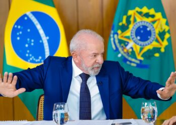 Lula sinaliza a aliados que não vai abrir mão de nova indicação para o STF após derrota de Messias