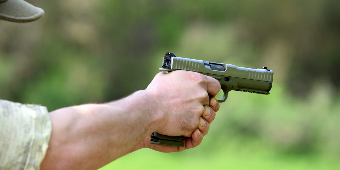 Projeto pretende autorizar uso do FGTS para comprar armas; texto será analisado em comissão de segurança da Câmara