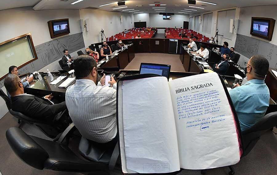 TJ anula obrigatoriedade de leitura da Bíblia em Câmara Municipal