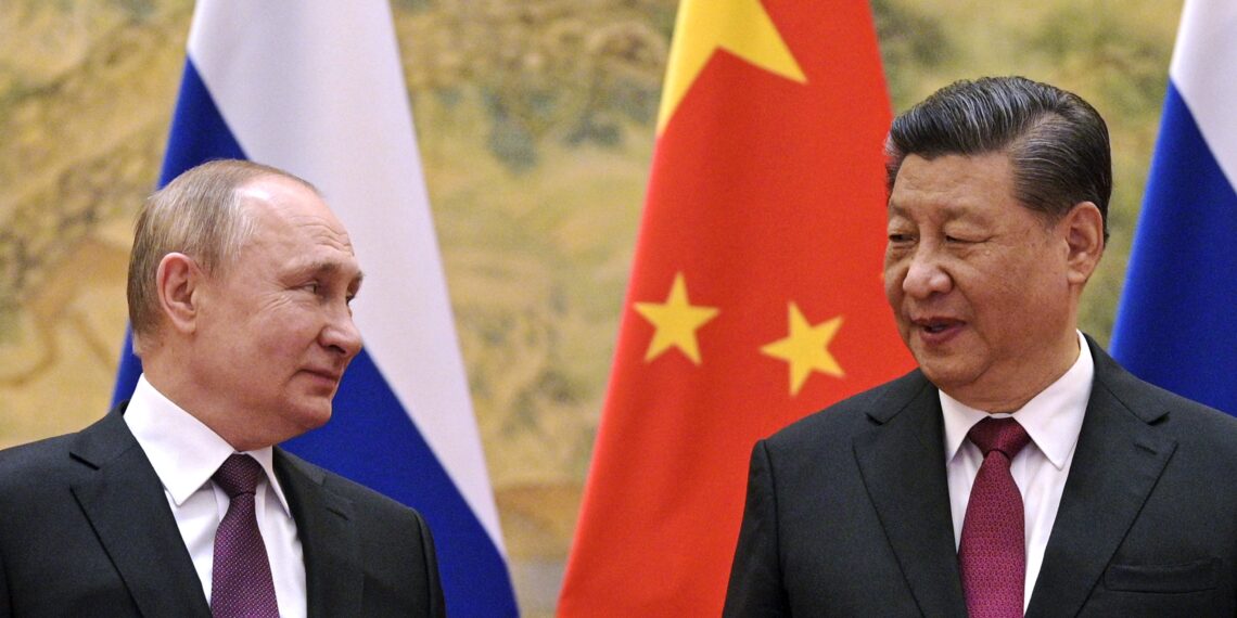 Putin chega à China mais dependente de Xi em comércio, tecnologia e finanças