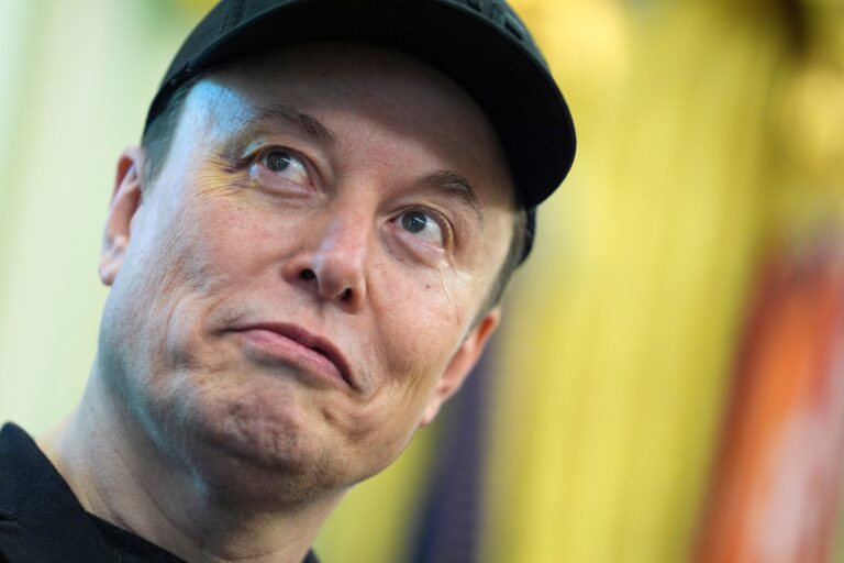 Elon Musk: fortuna cai R$ 1,8 trilhão, mas ele segue o mais rico
