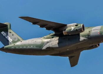 Embraer assina contrato de venda de aviões para os Emirados Árabes