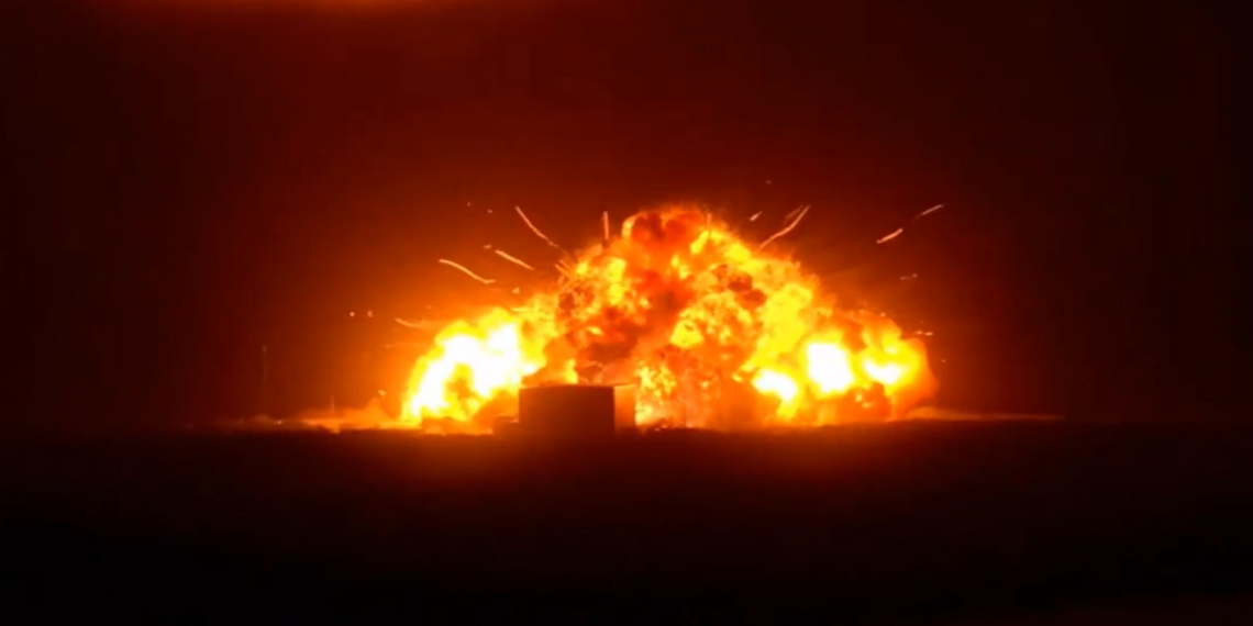 Nave da Blue Origin explode durante teste na plataforma de lançamento