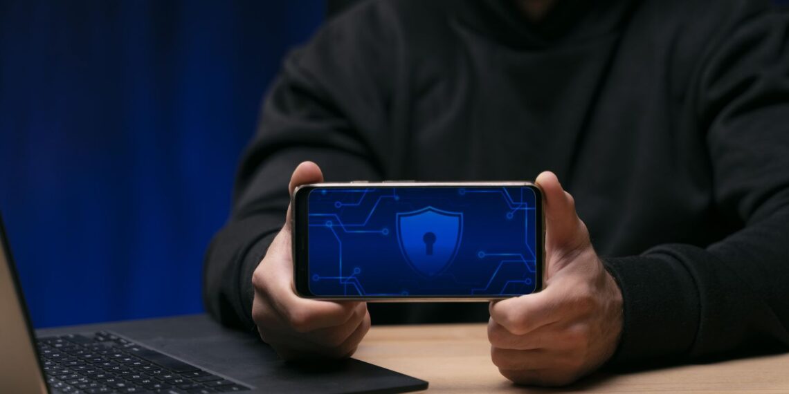 Operação Rastreio investiga quadrilha que rouba celulares