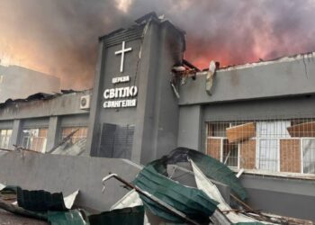 Ataque russo com drones destrói igreja evangélica na Ucrânia