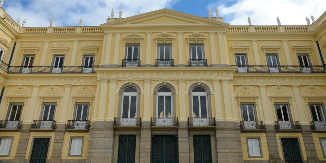 Museu recupera negativos fotográficos de vidro perdidos em incêndio