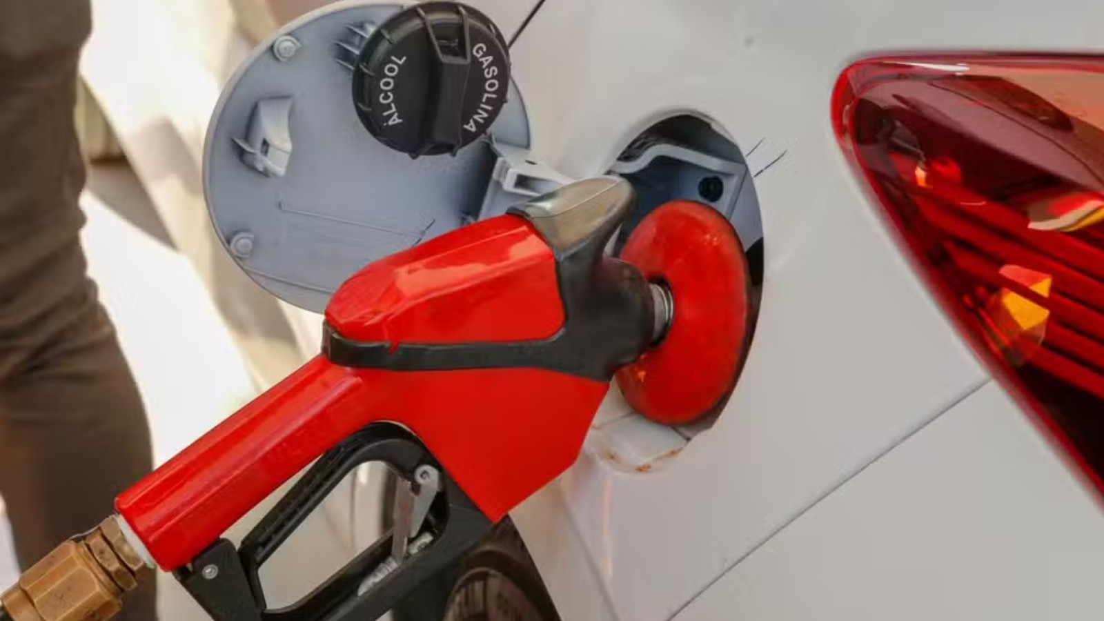 Preço da gasolina e diesel: Governo anuncia medida para conter alta