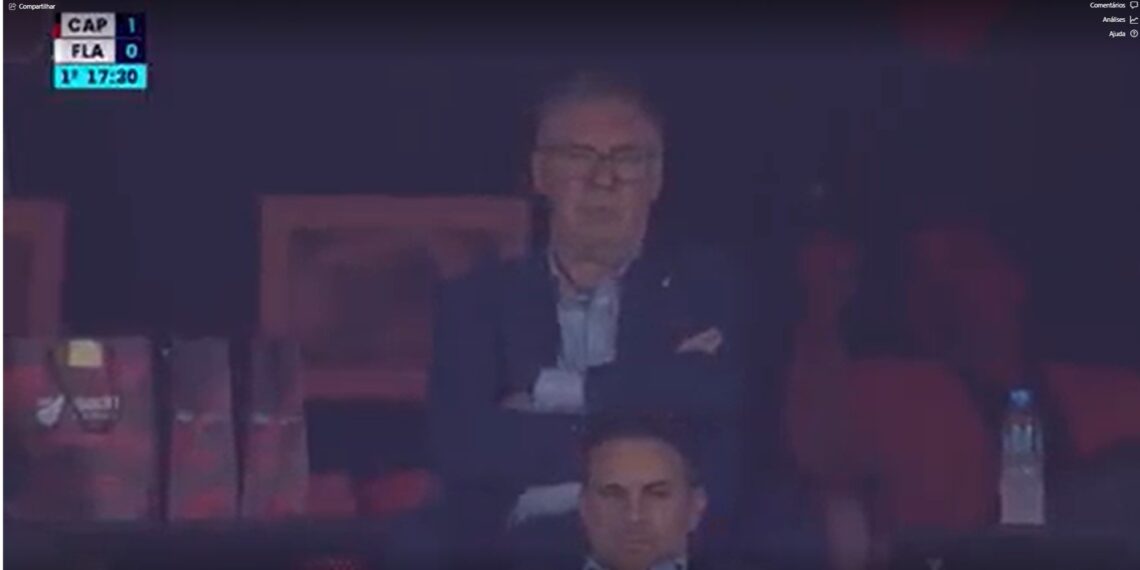 É #FAKE foto de Carlo Ancelotti dormindo no jogo Athletico-PR x Flamengo; imagem foi manipulada com inteligência artificial
