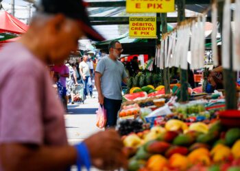 IPCA-15 sobe 0,62% em maio, puxado por alimentos e conta de luz