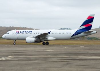 Latam Brasil reduz voos previstos para junho por alta de combustível