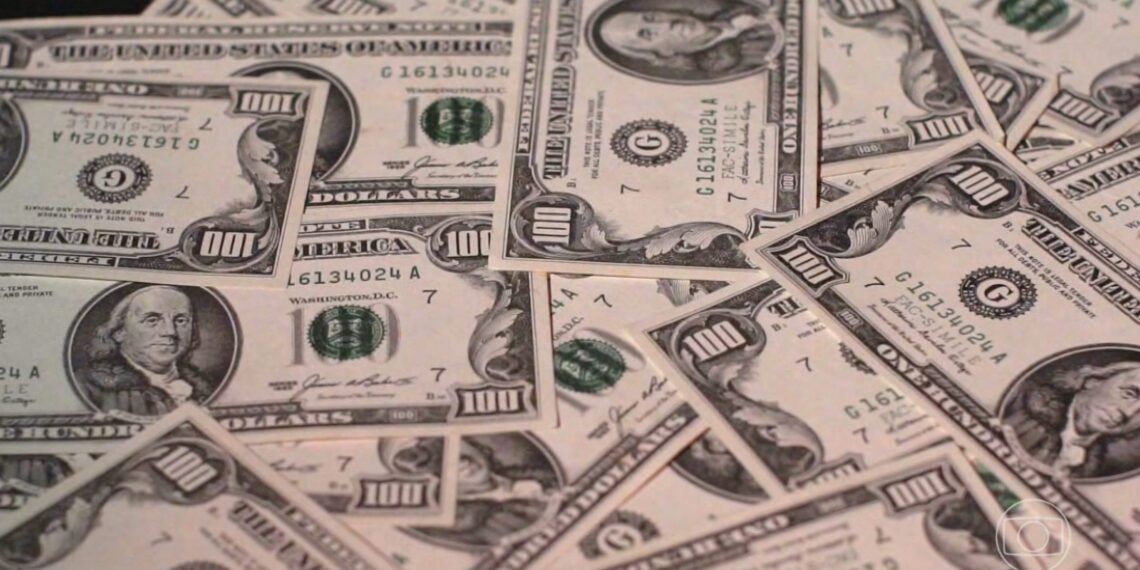 Ibovespa cai aos 174 mil pontos e tem menor patamar desde janeiro, de olho em quadro eleitoral do Brasil