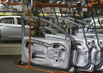 Indústria nacional varia 0,1% em março e acumula alta de 3,1% em 2026