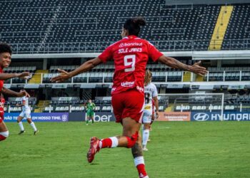 Inter aplica 3 a 0 no Santos fora de casa pelo Brasileirão Feminino