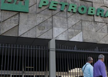 Petrobras bate novo recorde na produção de barris de petróleo e gás