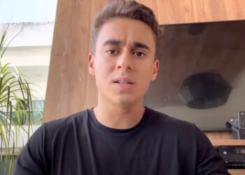 Nikolas Ferreira protesta contra condenação por homeschooling