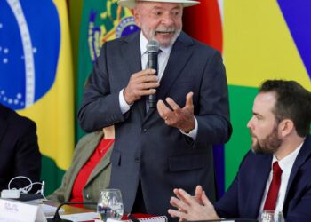 Lula: Desenrola Brasil ajudará população a “tirar corda do pescoço”