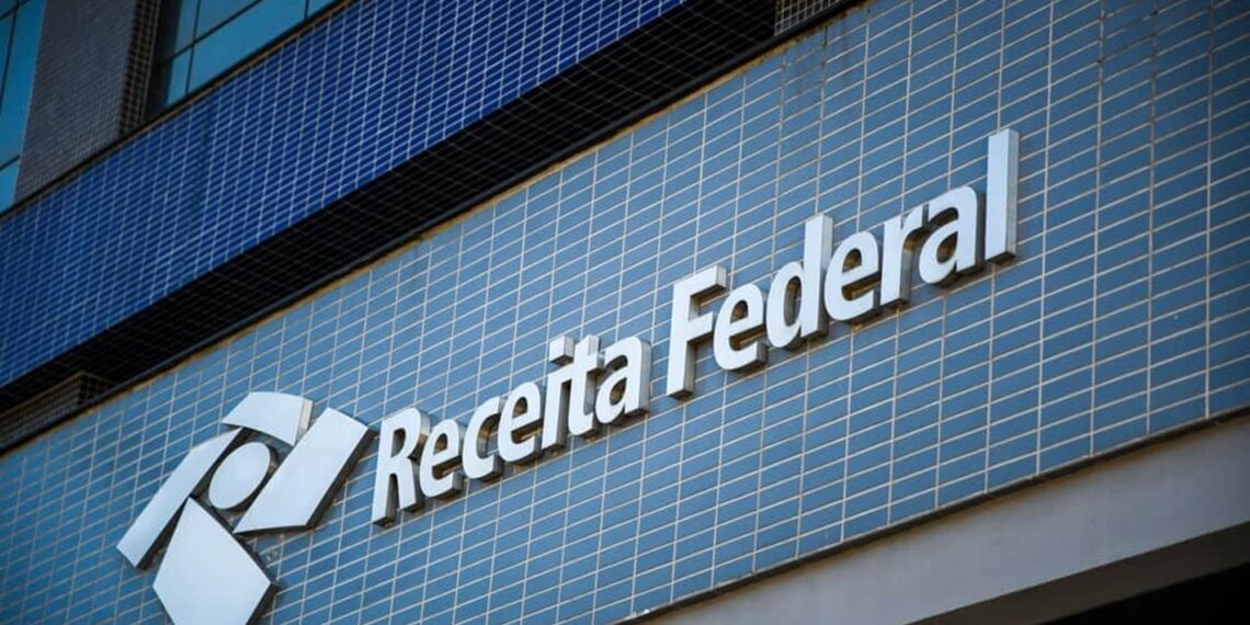 Novo leilão da Receita tem dois PS5 por R$ 853 e carros a partir de R$ 1,9 mil; veja como participar