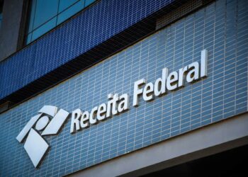 Novo leilão da Receita tem dois PS5 por R$ 853 e carros a partir de R$ 1,9 mil; veja como participar