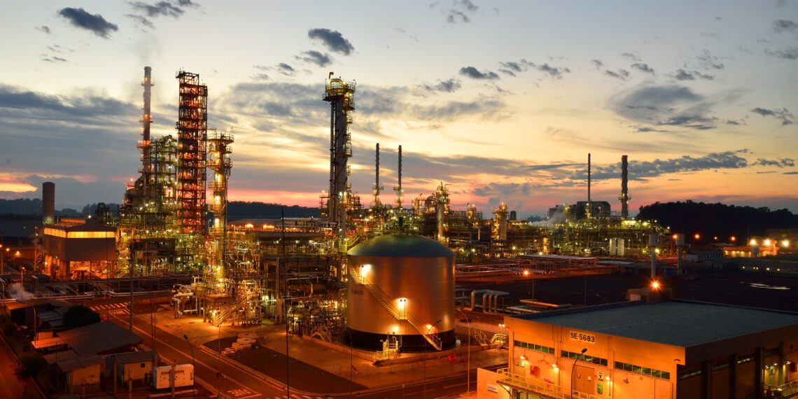 Petrobras prevê R$ 17,6 bilhões para a Replan e anuncia produção de combustível de aviação em 2026