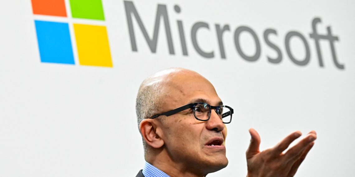 CEO da Microsoft diz estar ‘muito orgulhoso’ de investimento na OpenAI em julgamento de Elon Musk