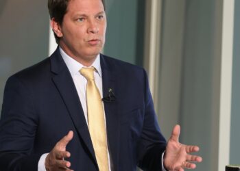 STF não consegue notificar Mário Frias sobre filme de Bolsonaro
