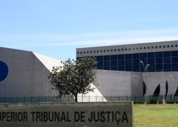 STJ abre investigação por uso de prompts para fraudar processos