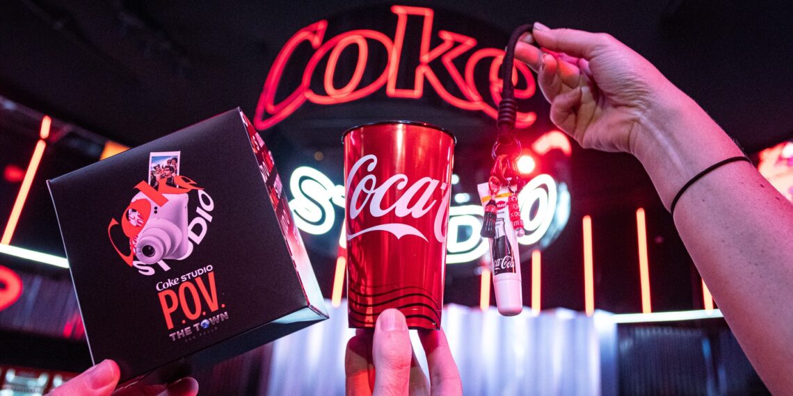 É #FAKE que Coca-Cola diminuiu tamanho de garrafas por causa do governo Lula; ajuste faz parte de nova estratégia global da empresa