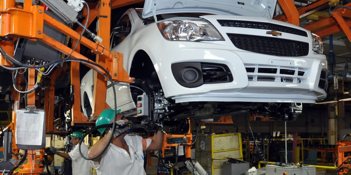 Dona da Chevrolet vai investir R$ 3,5 bilhões no Brasil para renovar fábricas e lançar carros híbridos