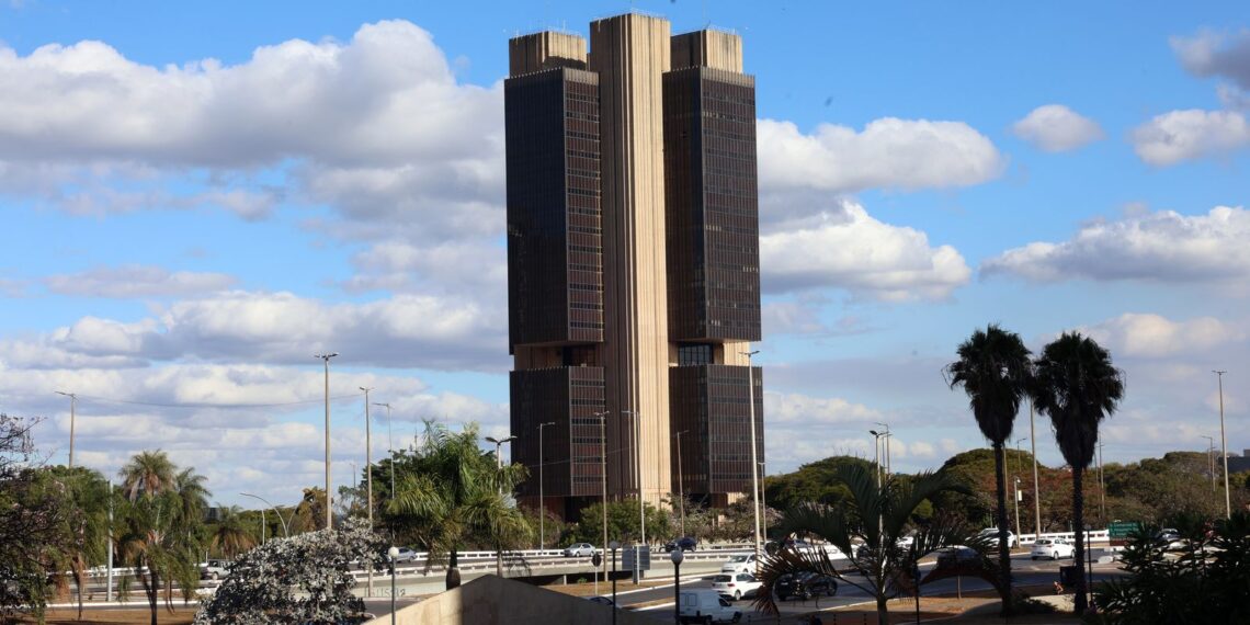CCJ do Senado aprova proposta que amplia autonomia do Banco Central