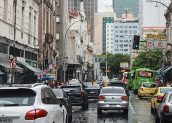 Rio: maioria dos carros roubados está em áreas controladas pelo crime