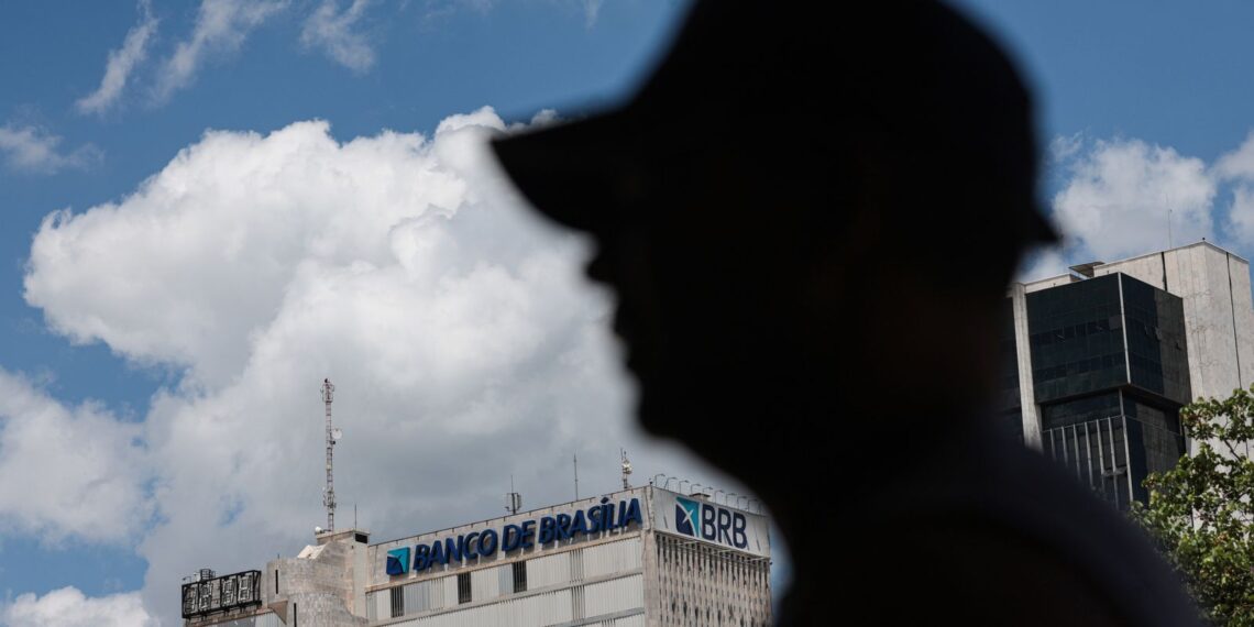 Câmara do DF aprova empréstimo para cobrir rombo do BRB no caso Master