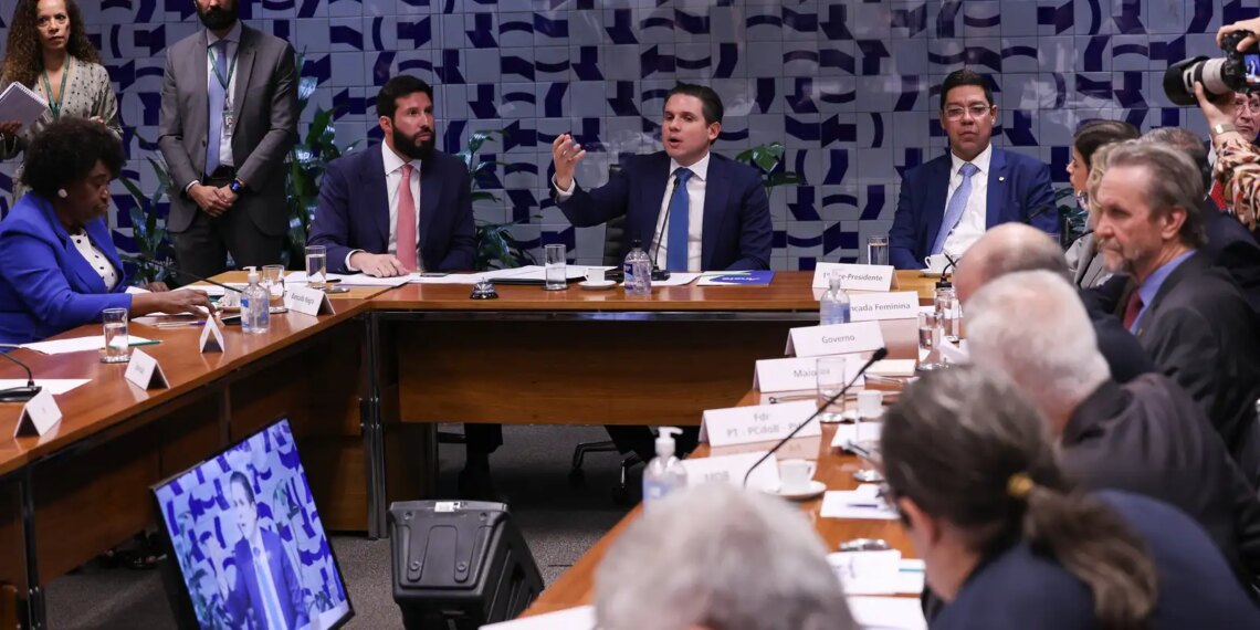 Governo retira urgência de projeto sobre fim da escala 6×1 na Câmara