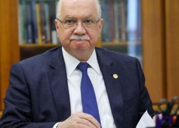 Fachin diz que espera regras do STF para supersalários ainda em junho