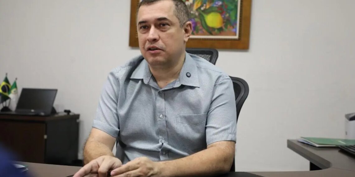 Secretário nega pedalada fiscal e espera auditoria de livros supostamente superfaturados