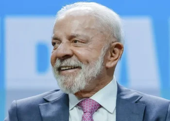 Lula mantém liderança contra Flávio Bolsonaro em 2º turno, diz BTG/Nexus