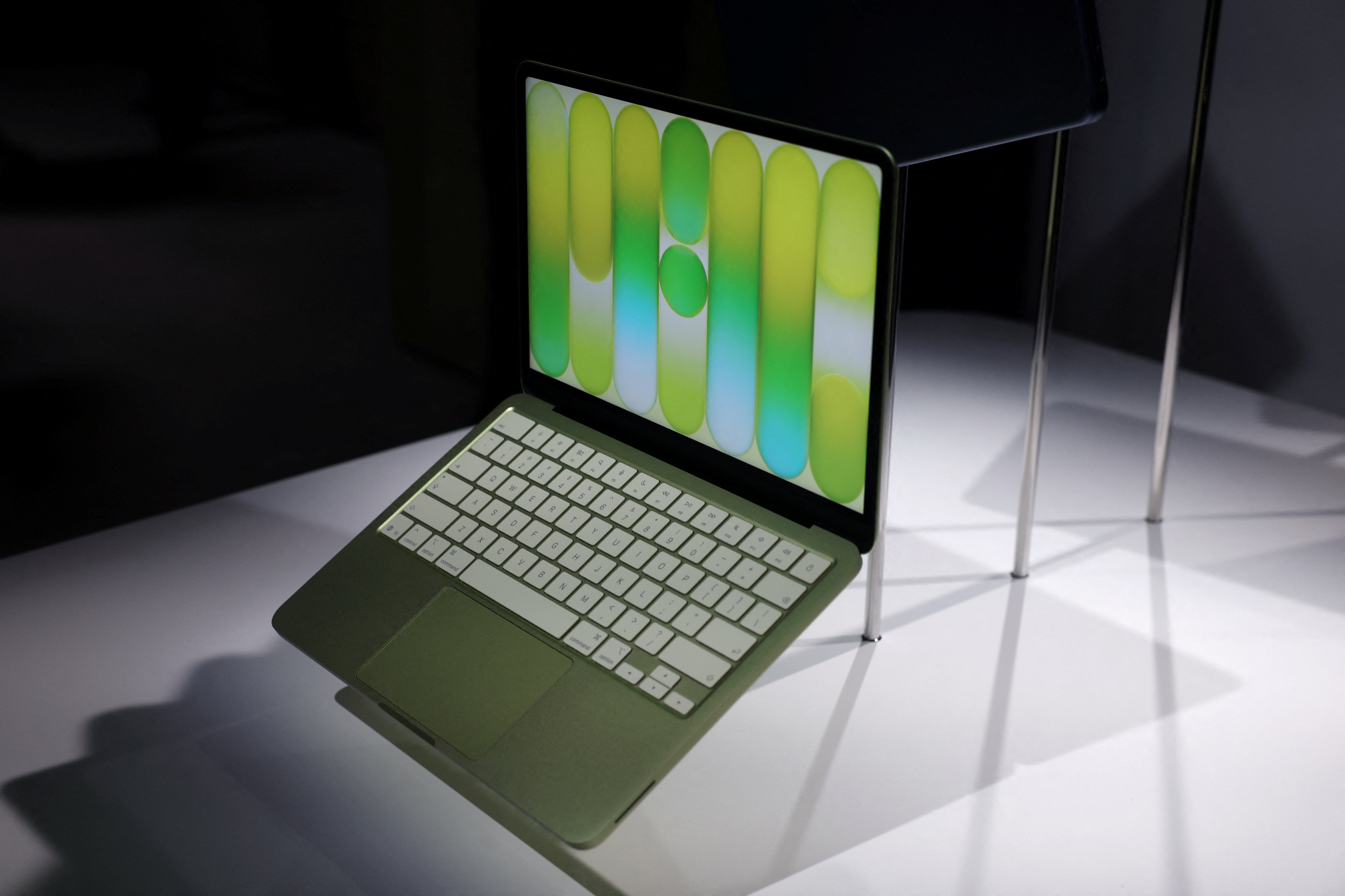 Apple sobe preços de MacBooks e iPads após disparada da memória