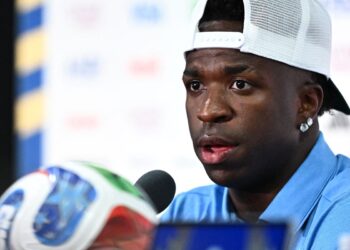 Mais experiente, Vini Jr. afirma que Brasil “chega para ser campeão”