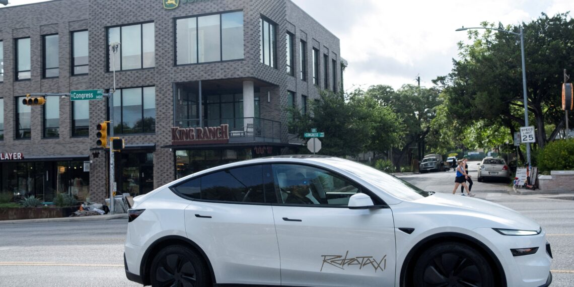 Tesla apresentou dados enganosos para aprovar carros autônomos na Europa, diz agência