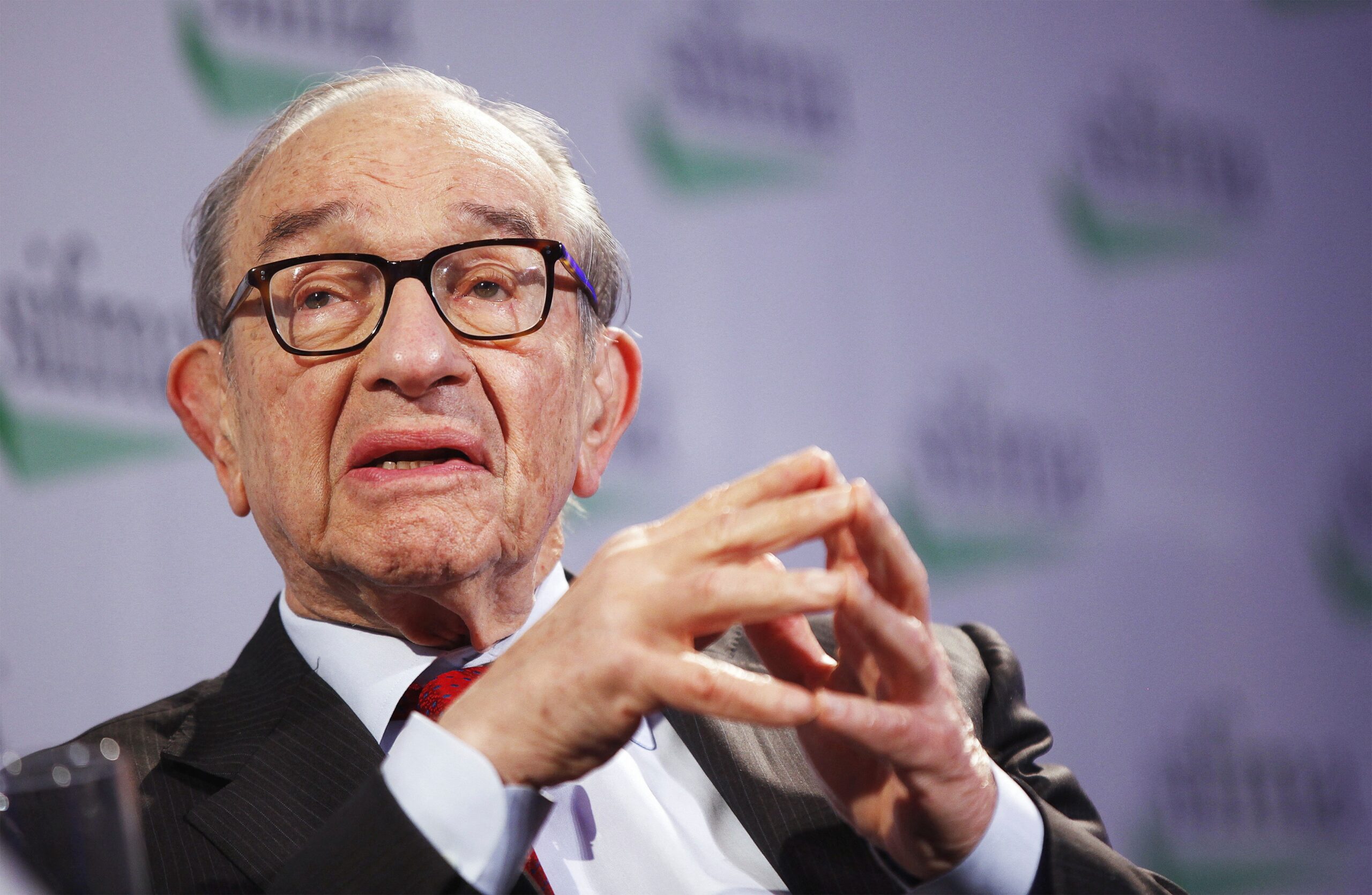 Alan Greenspan, ex-presidente do Fed, morre aos 100 anos