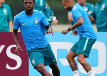 Com Neymar de volta, Brasil encara Escócia, velha conhecida em Copas